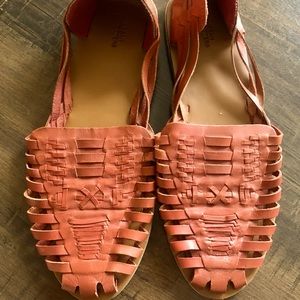 UO Hannah Huarache Sandal 8 NWOT